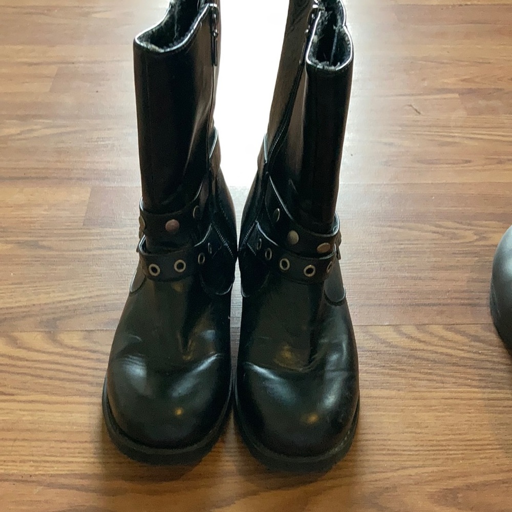 Women’s faux leather boots